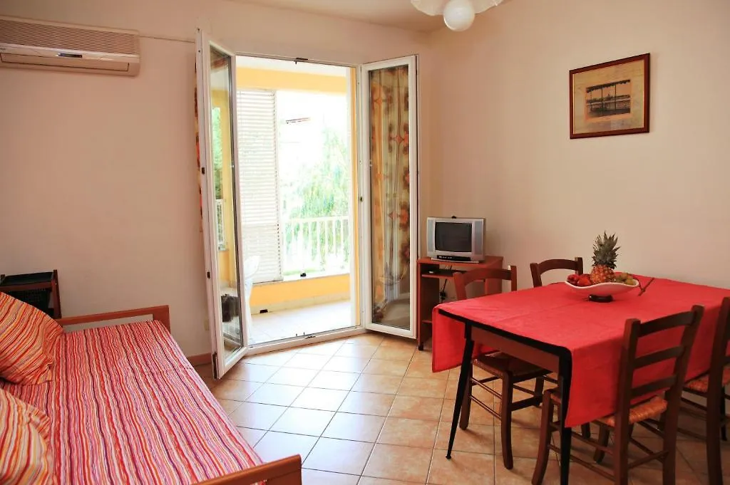 Casa Vacanze Cau Aparthotel
